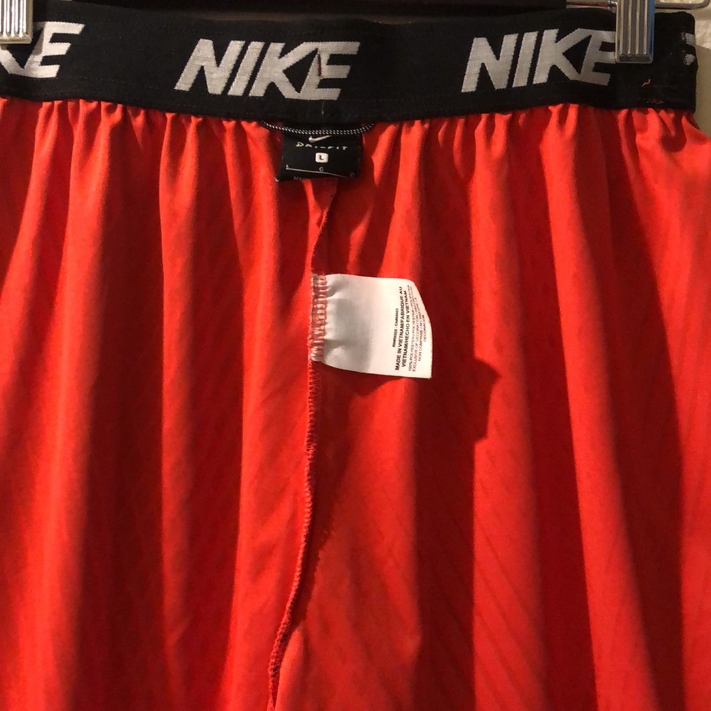 Nike Dri-Fit boy’s shorts size L. Orange. - Picture 4 of 4